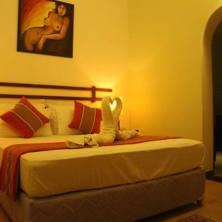 Hotel Romano Негомбо Экстерьер фото